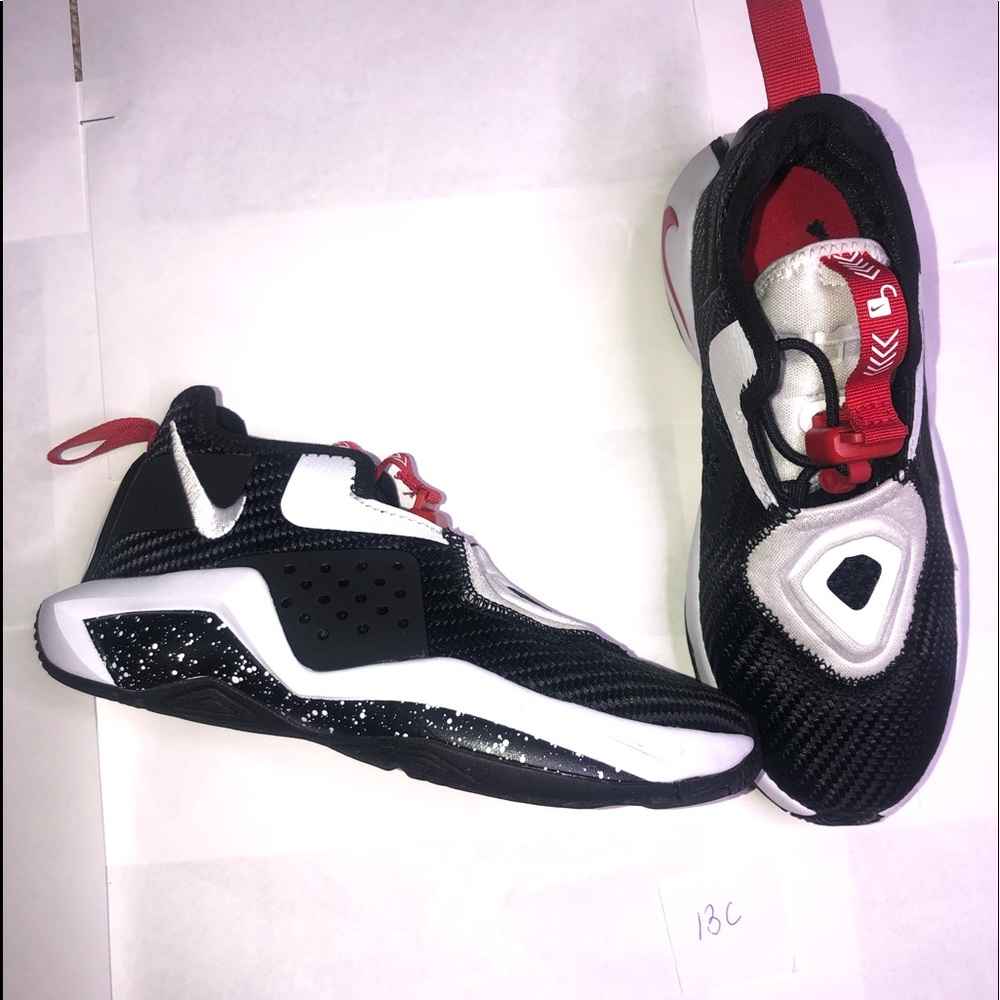 Lebron James Solider One/Four Sneaker
